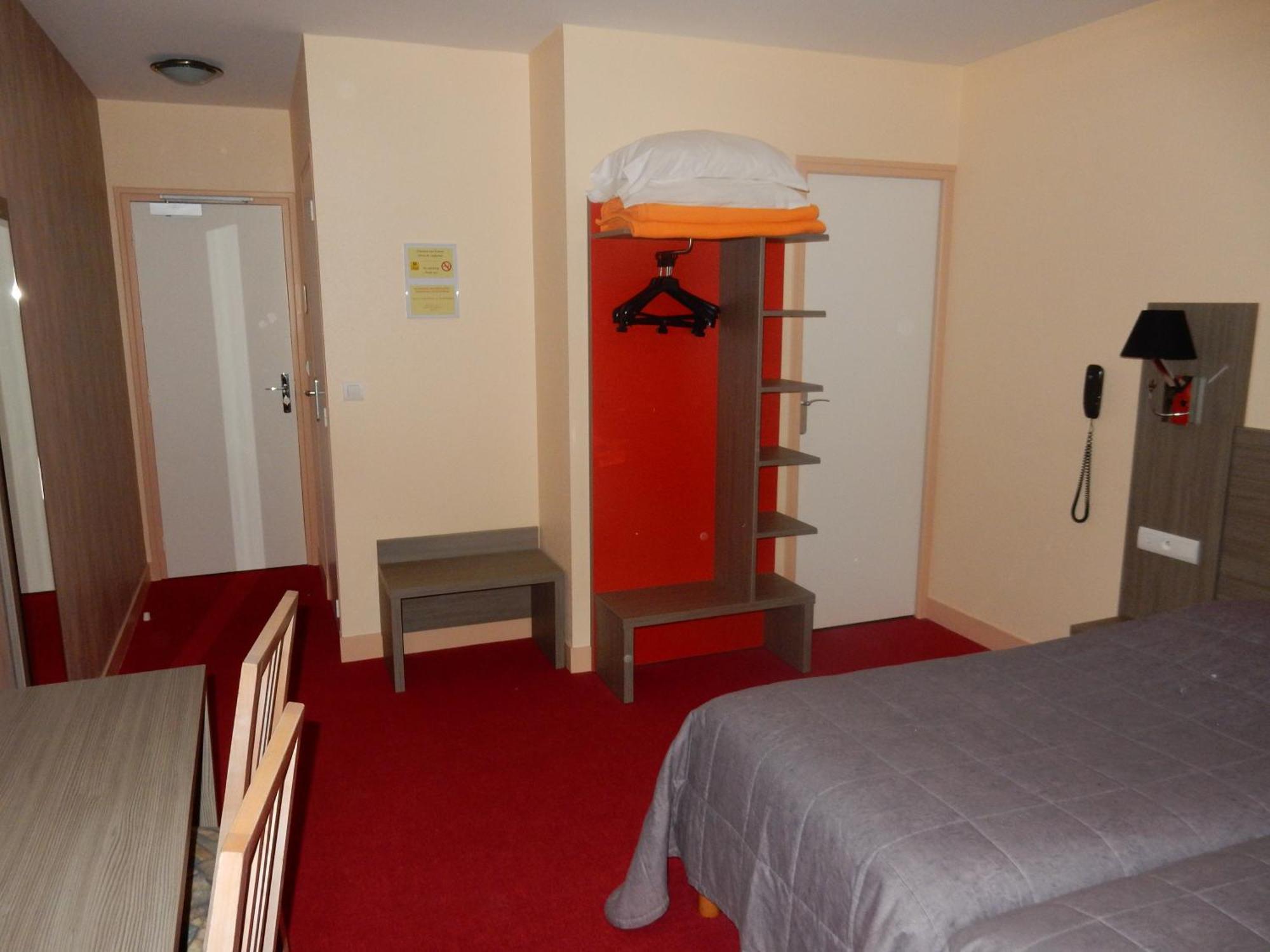 Logis Hotel Saint-Hubert Кур-Шеверні Номер фото