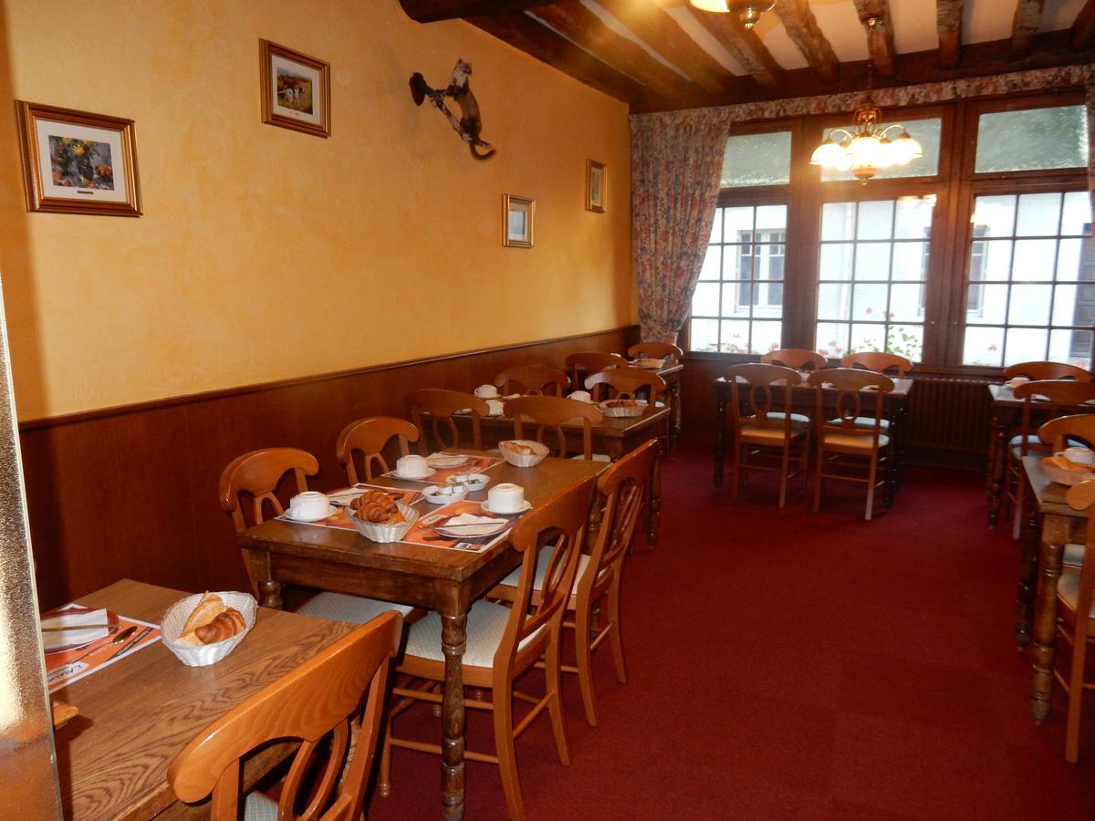 Logis Hotel Saint-Hubert Кур-Шеверні Екстер'єр фото