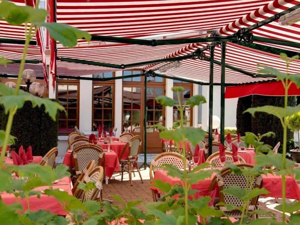 Logis Hotel Saint-Hubert Кур-Шеверні Екстер'єр фото
