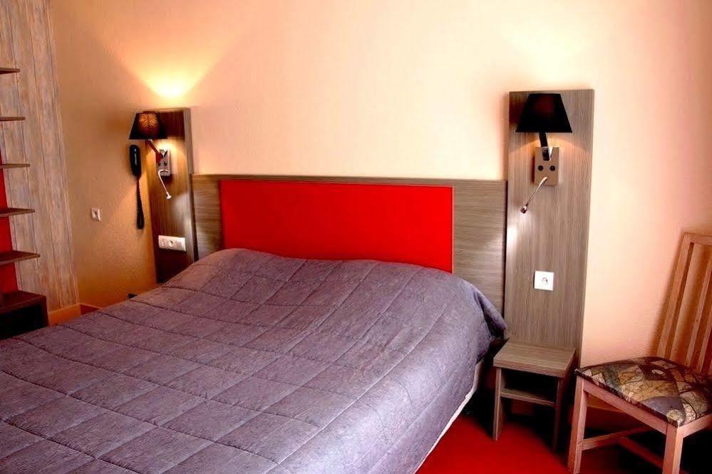 Logis Hotel Saint-Hubert Кур-Шеверні Екстер'єр фото