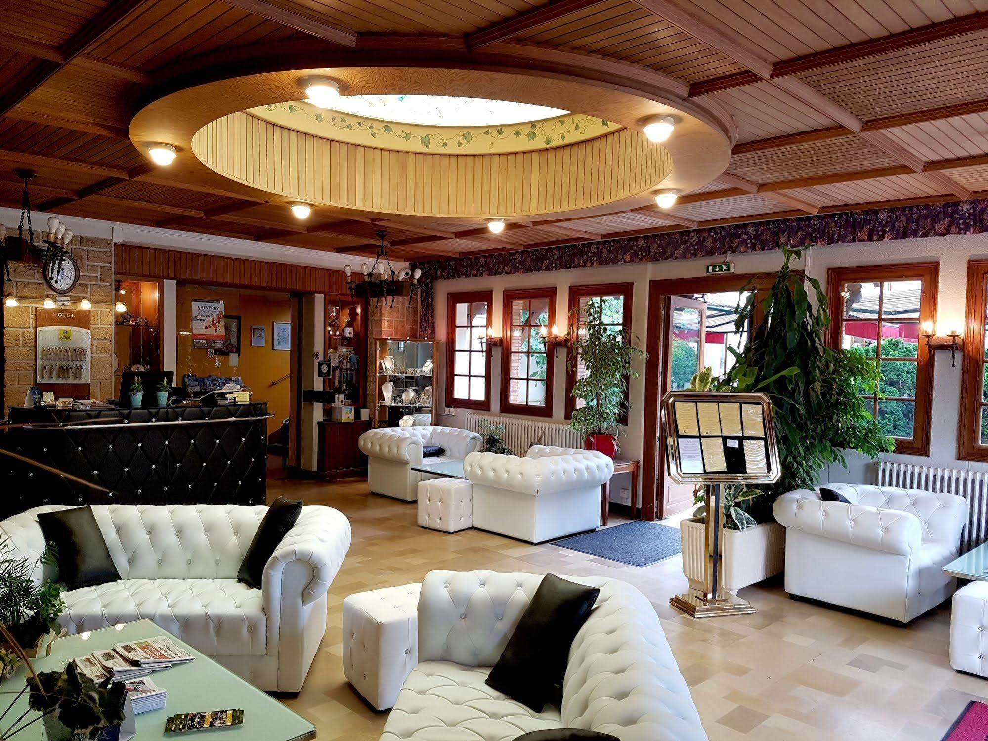 Logis Hotel Saint-Hubert Кур-Шеверні Екстер'єр фото